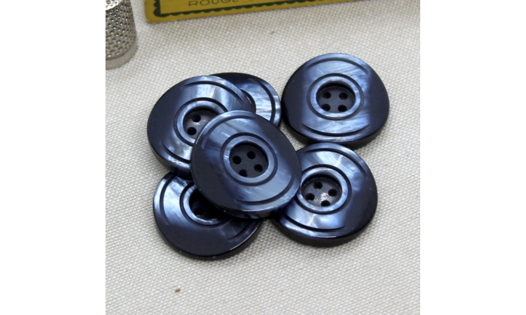 6 Boutons / 27MM / Bleu marine irisé