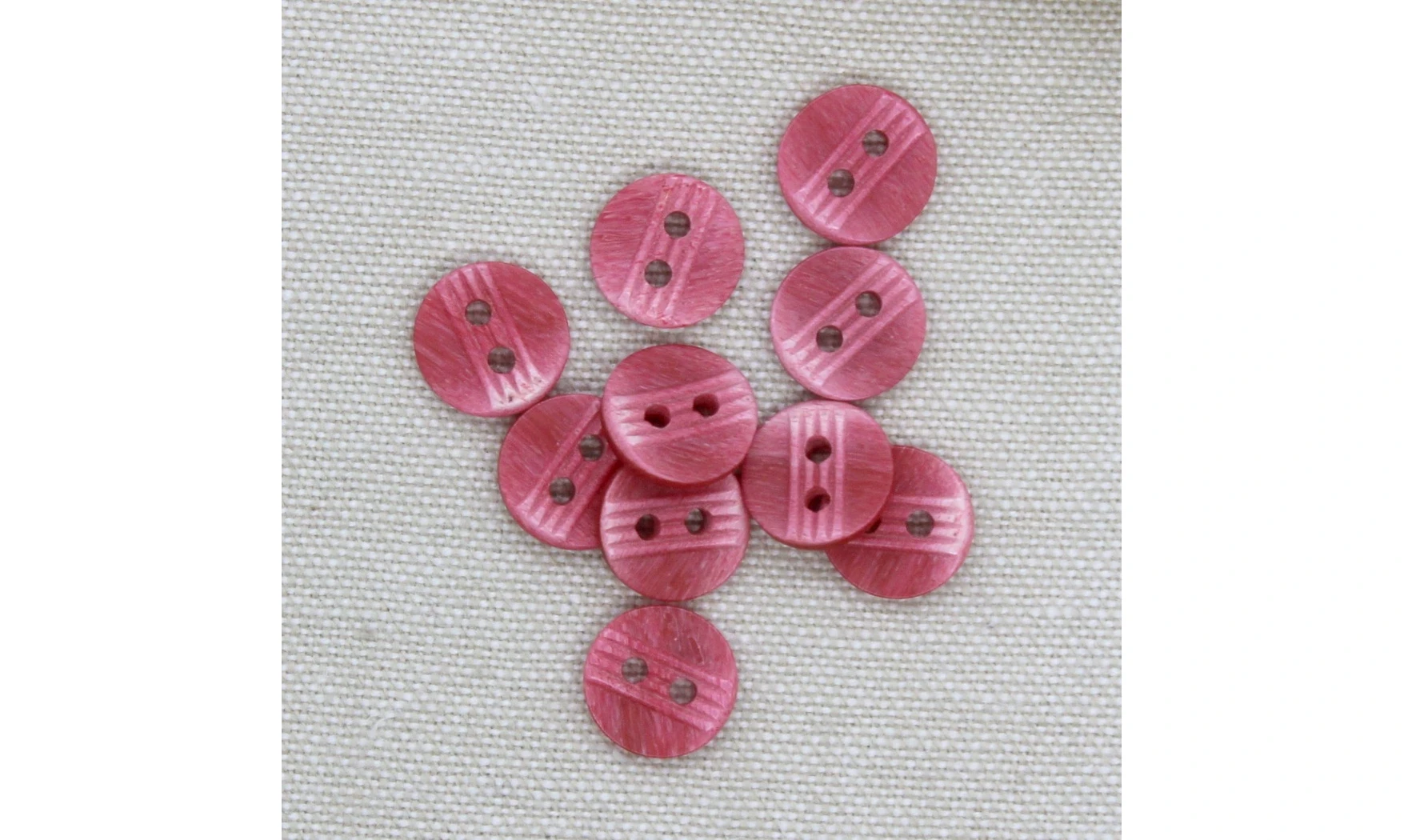 Vintage button Pink
