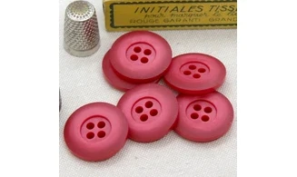 Vintage button Red