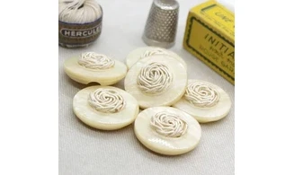 Vintage button Ivory