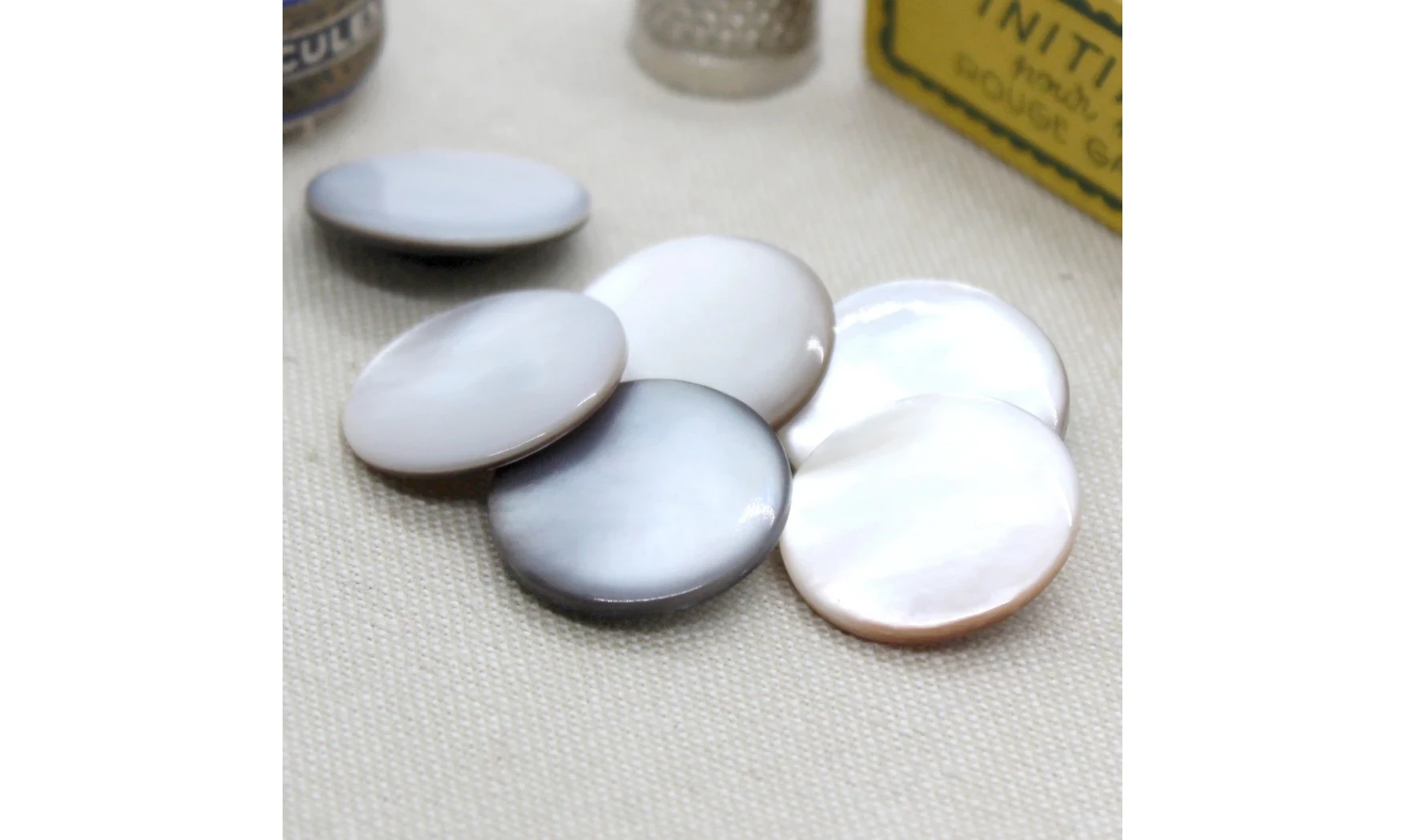 6 Boutons / 23MM / Nacre