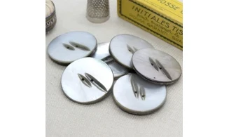 6 Boutons / 32MM / Nacre ciselée