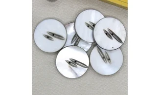 6 Boutons / 32MM / Nacre ciselée