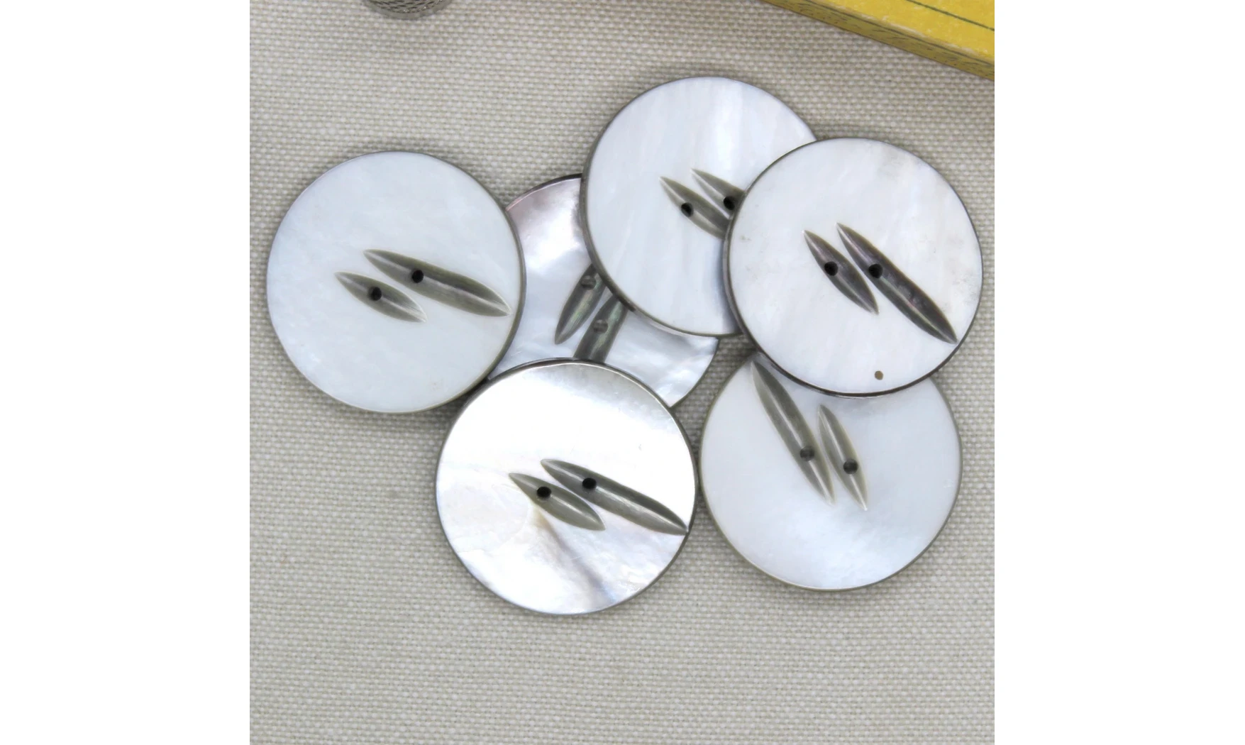 Vintage button Ivory