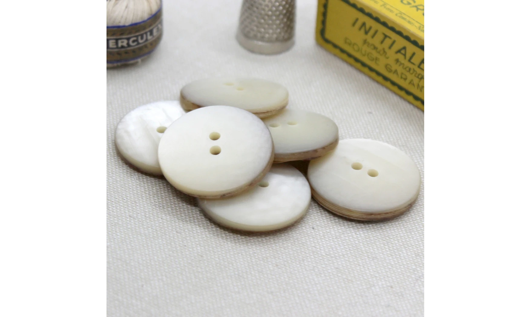 Vintage button Ivory