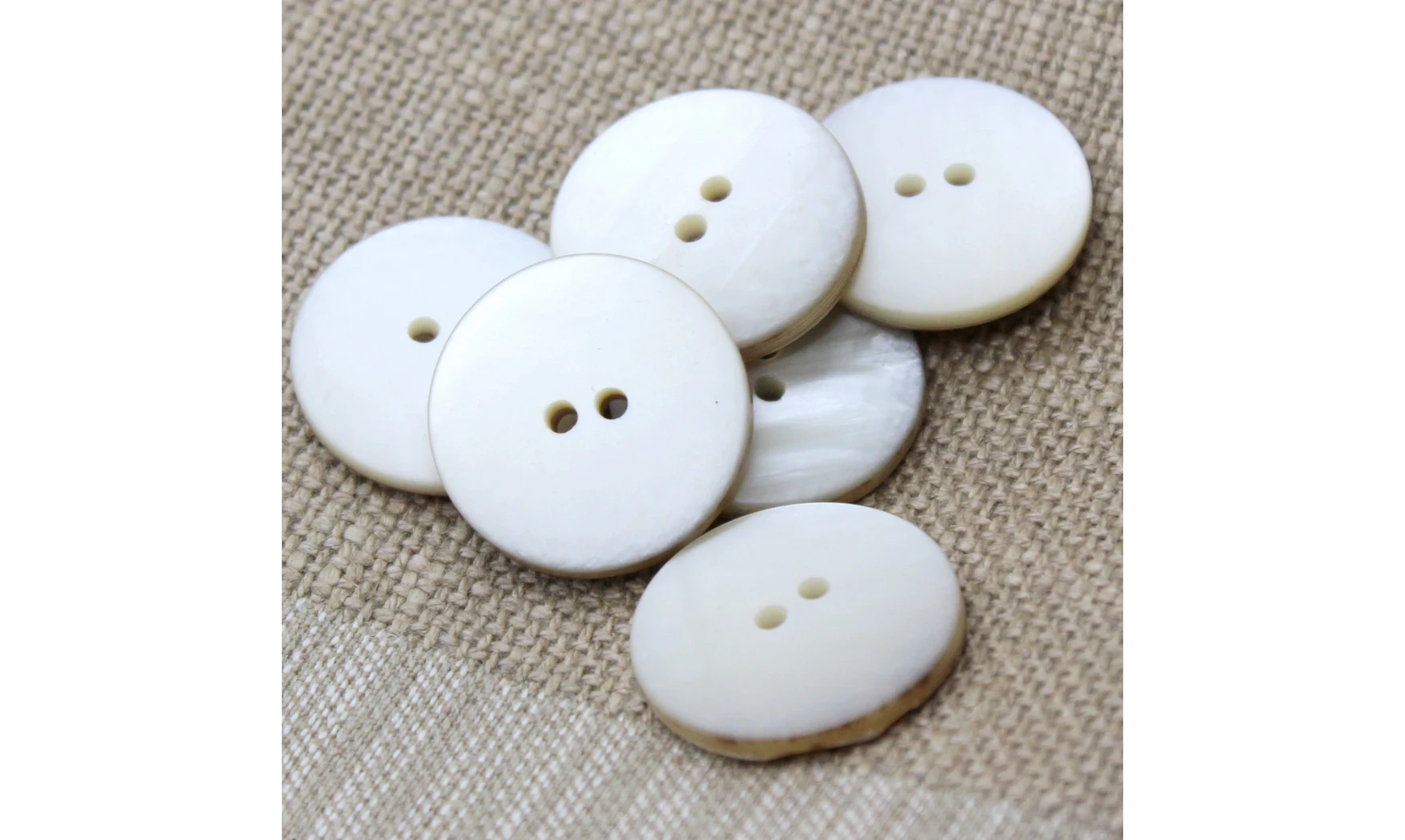 6 Boutons / 28MM / Nacre