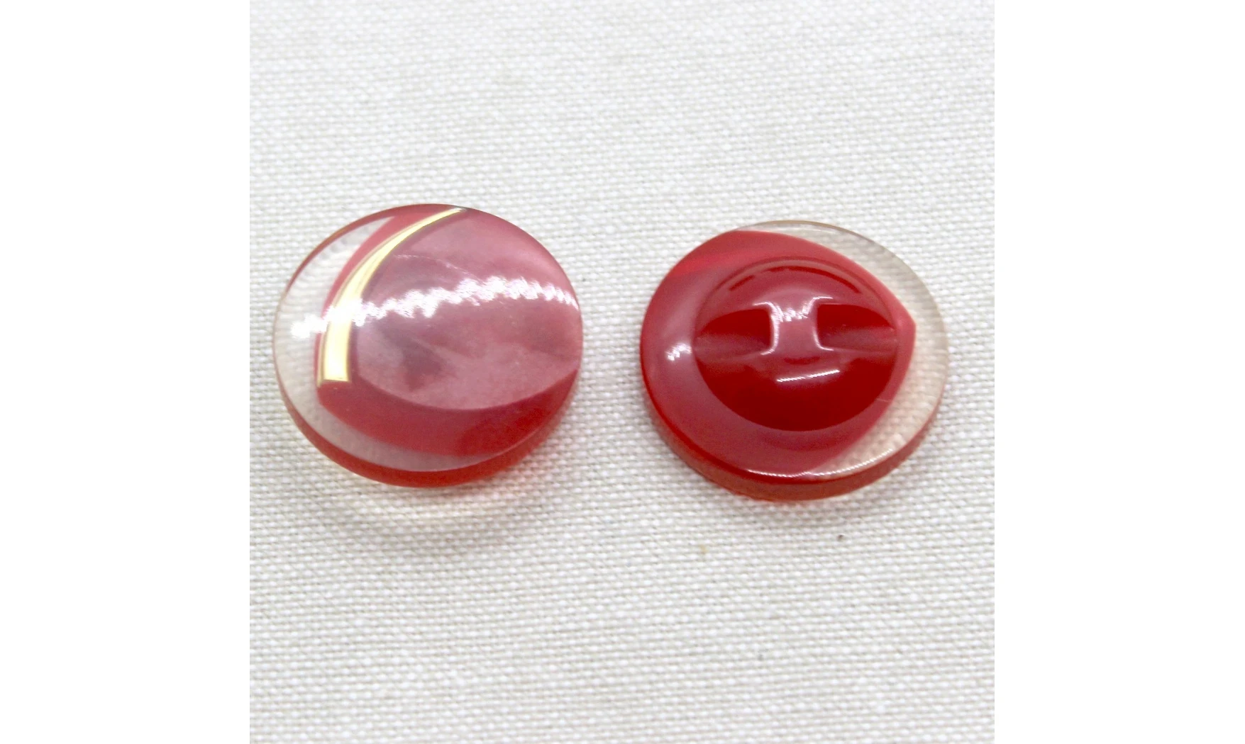 Vintage button Red