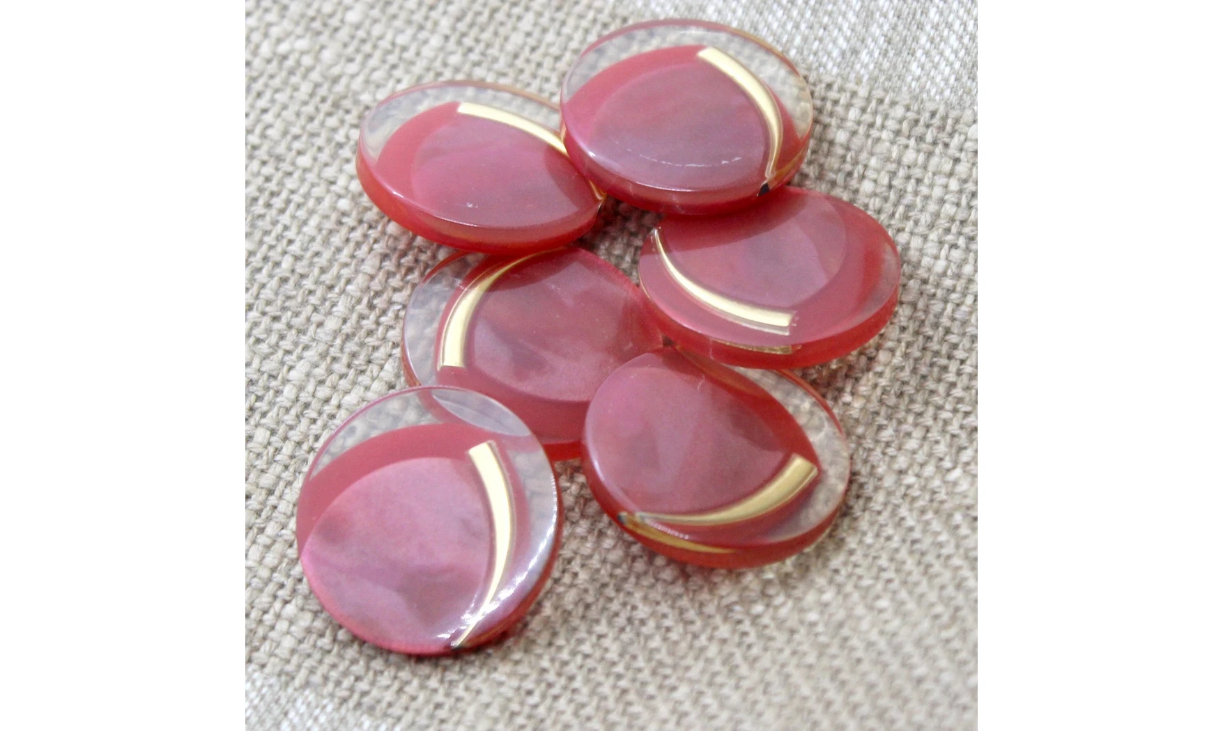 Vintage button Red