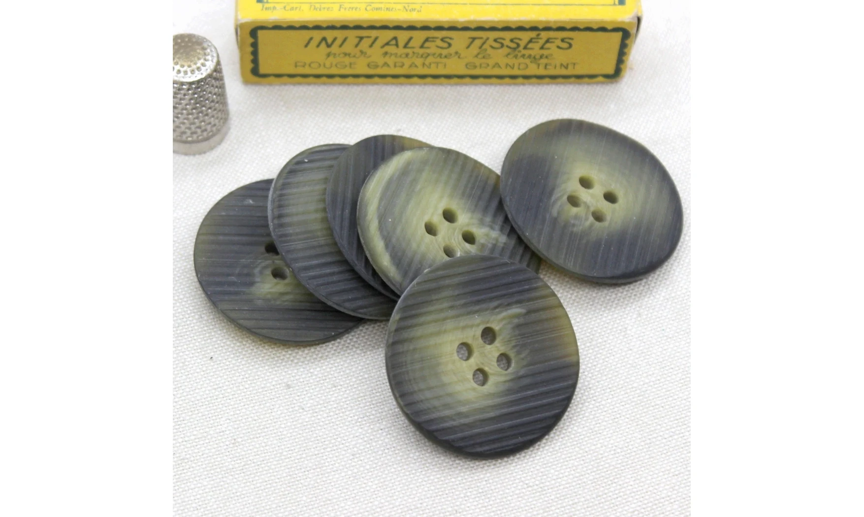 6 Boutons / 38MM / Vert strié