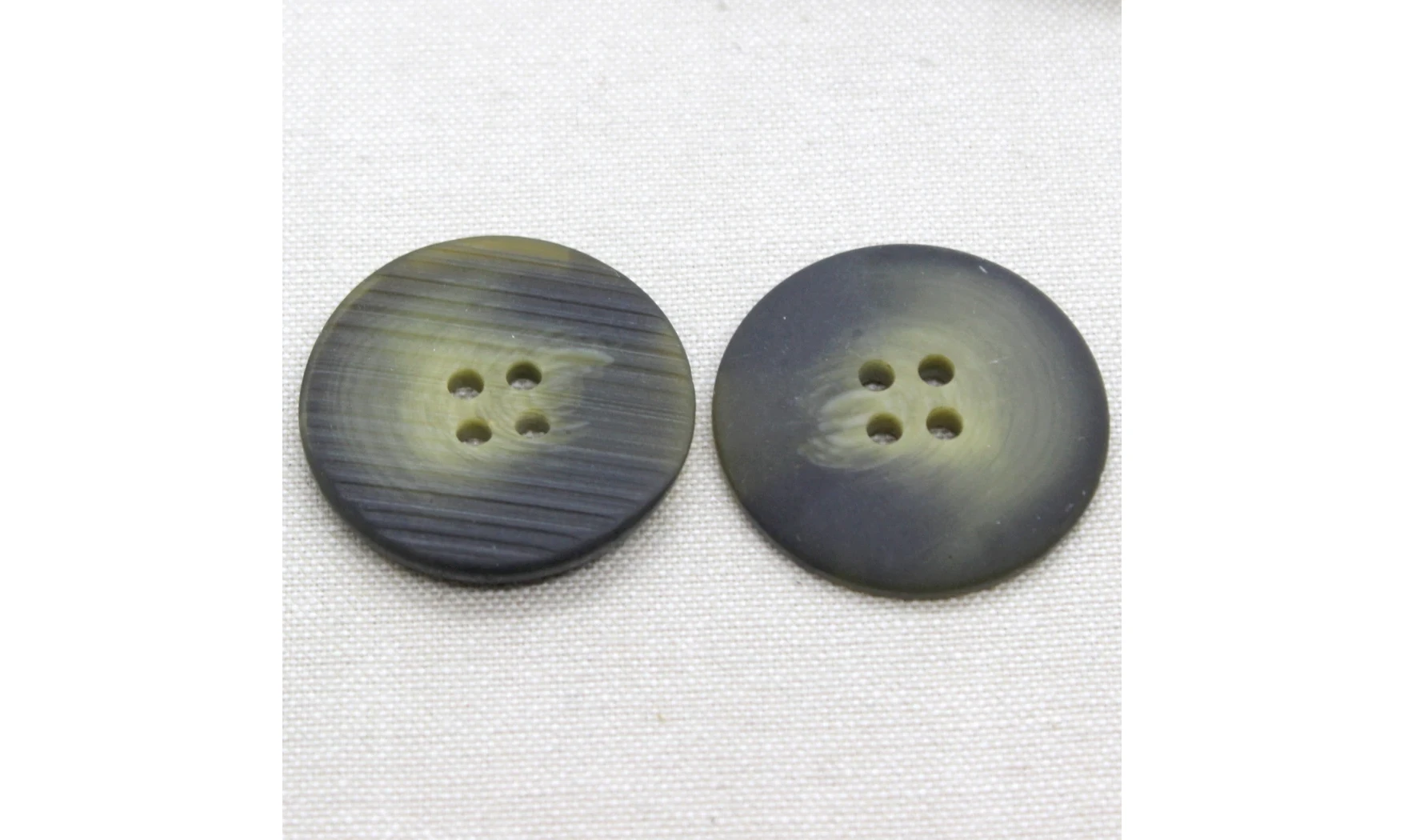 Vintage button Green