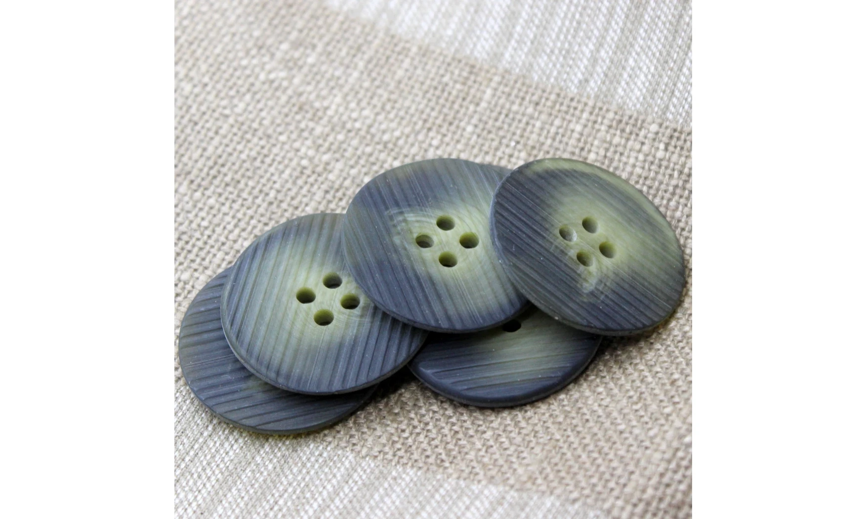 6 Boutons / 38MM / Vert strié