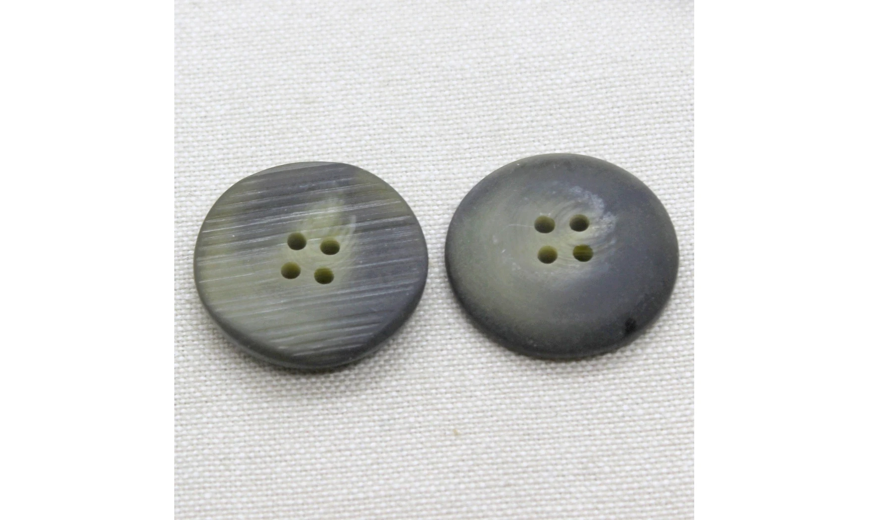 6 Boutons / 28MM / Vert strié