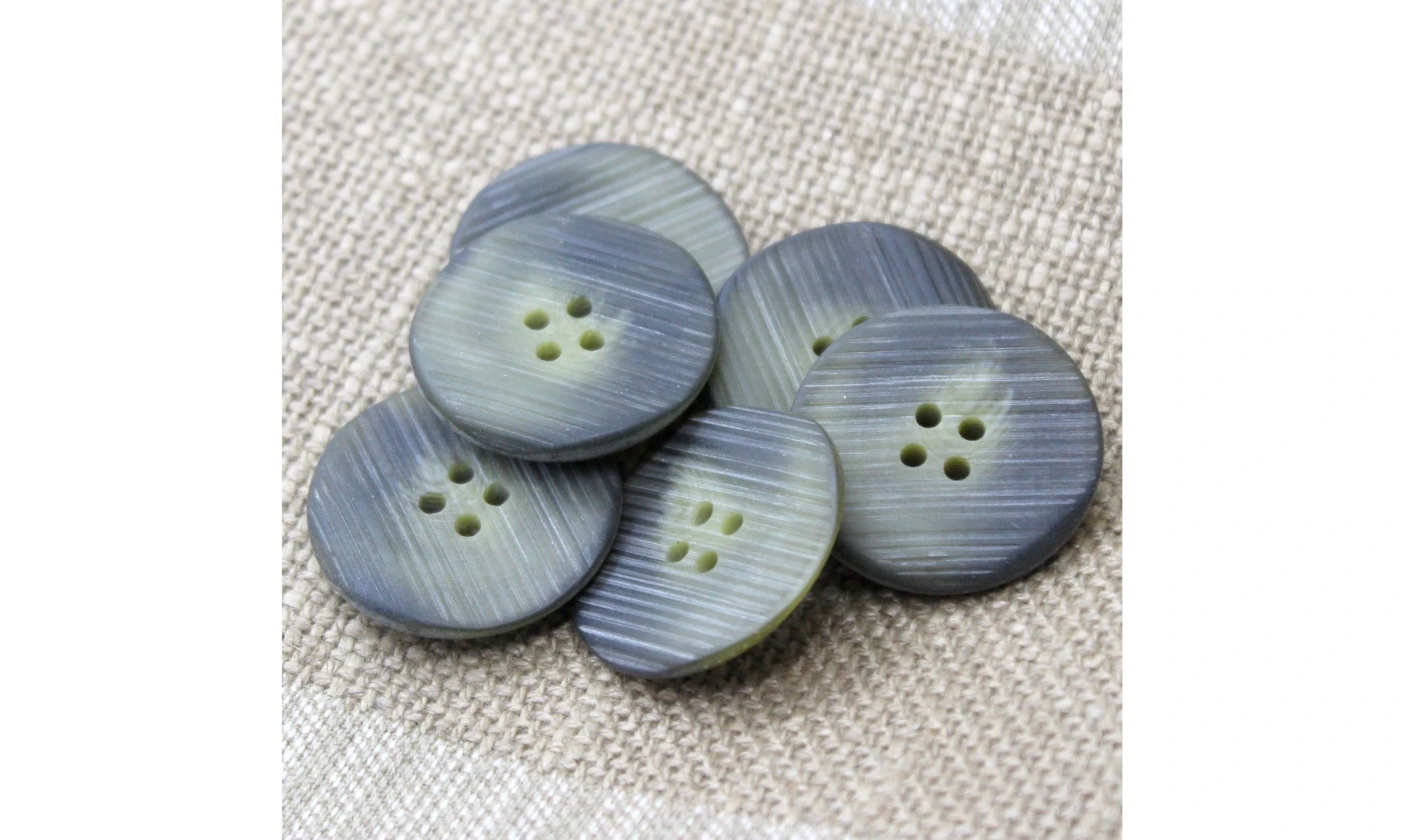 Vintage button Green