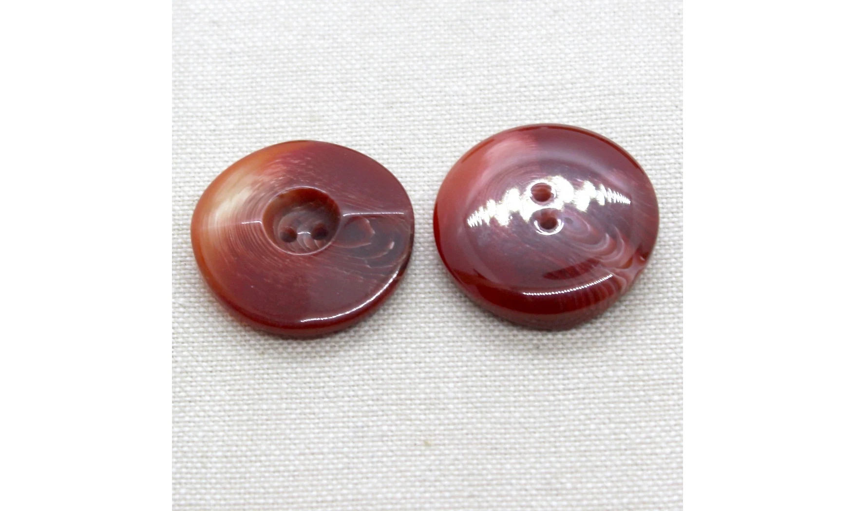 Vintage button Red