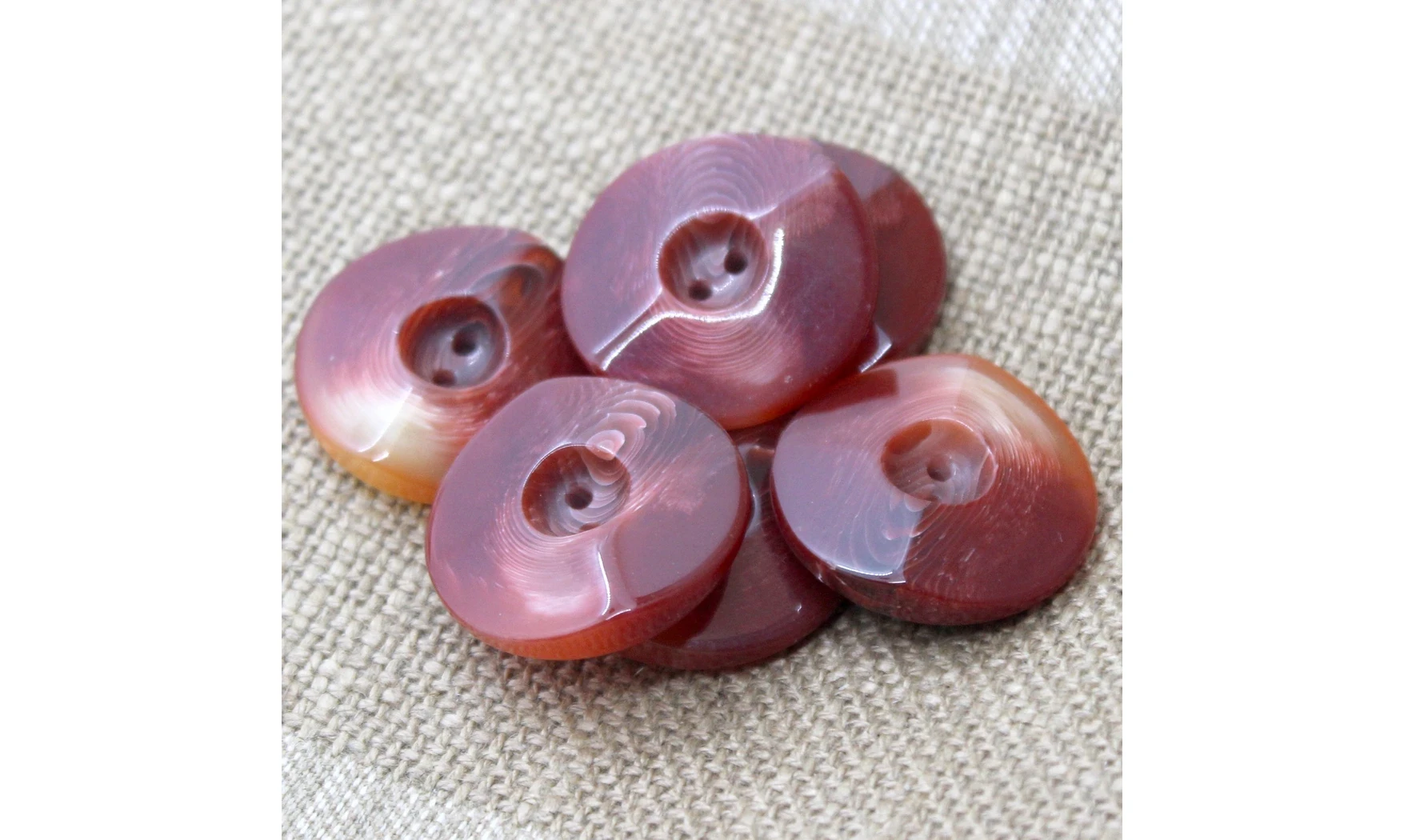 6 Boutons / 28MM / Rouge