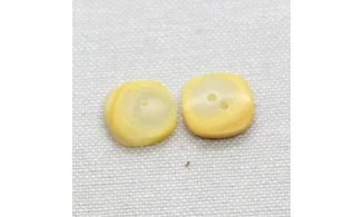 6 Boutons / 14MM / Carré Jaune