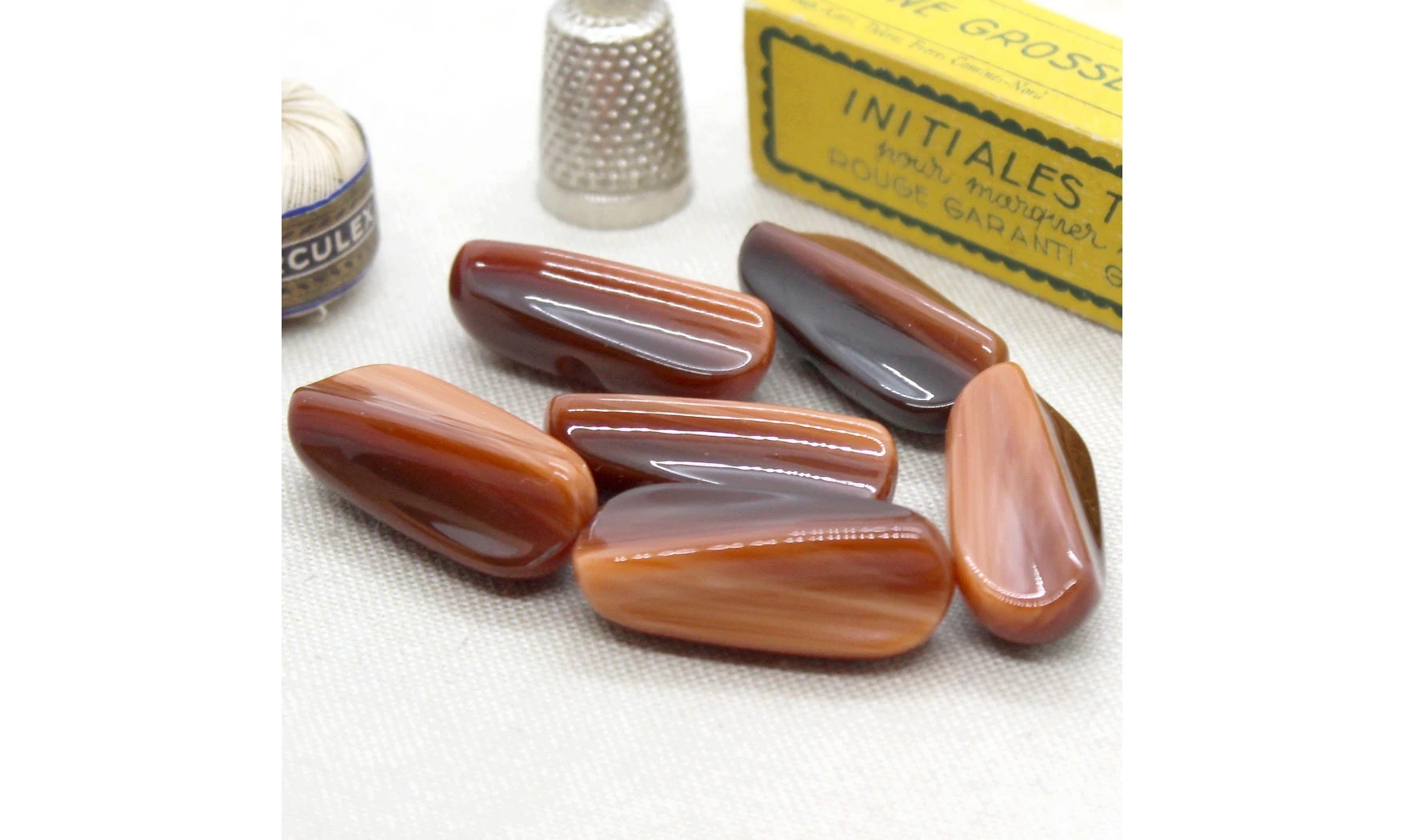 6 Boutons / 15x34MM / Brun orangé