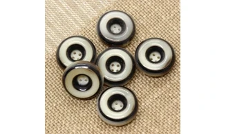 Vintage Button 062B