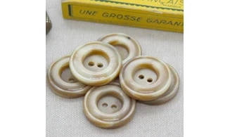 6 Boutons / 26MM / Brun