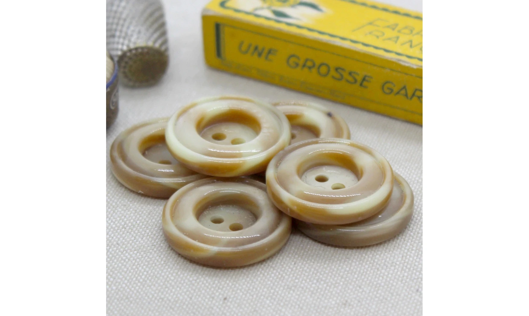 6 Boutons / 26MM / Brun