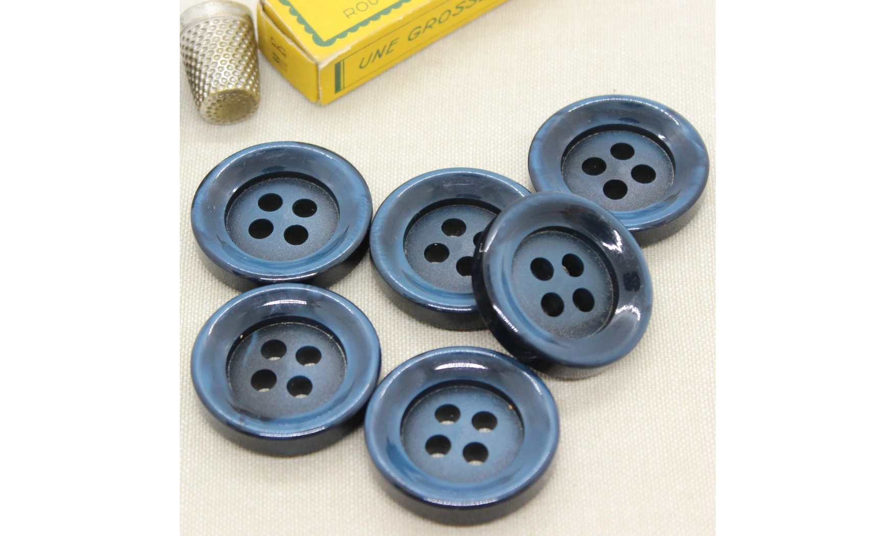 6 boutons / 35MM / Bleu