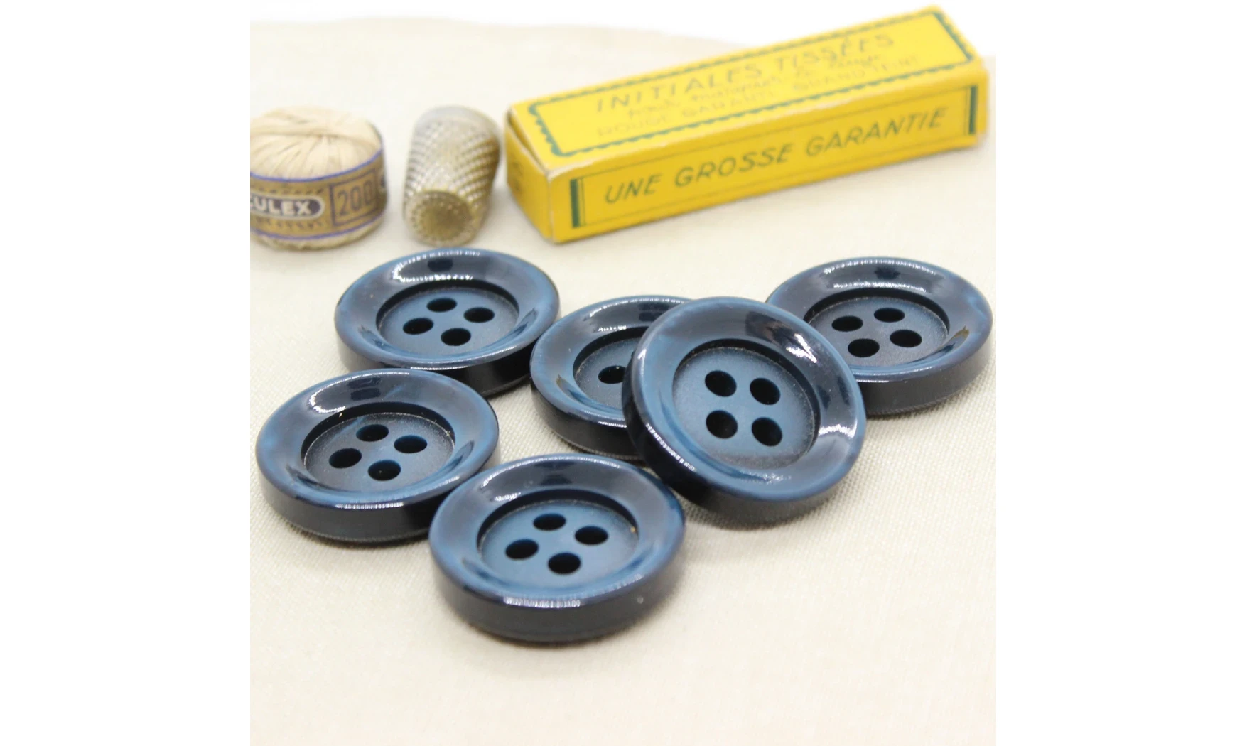 6 boutons / 35MM / Bleu