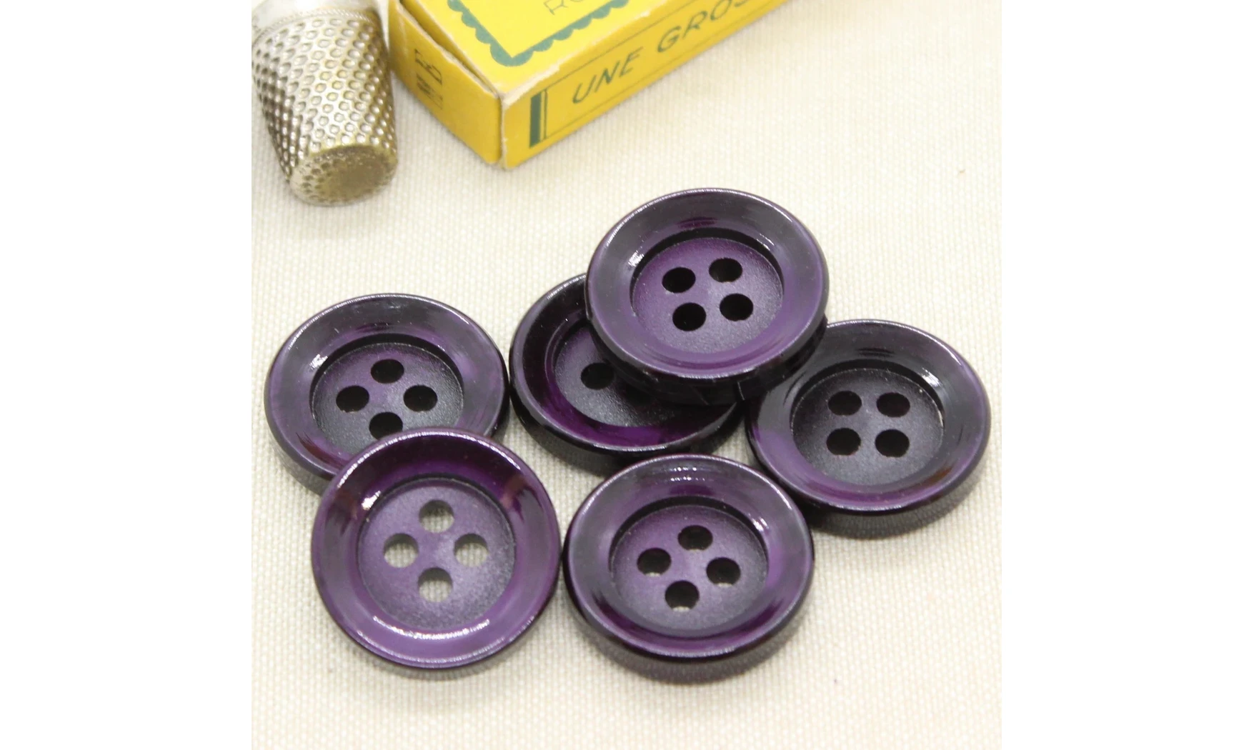 Boutons VINTAGE / 26,5MM / Violet