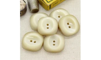 6 boutons / 28MM / Ivoire