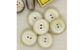 Vintage Button 067B