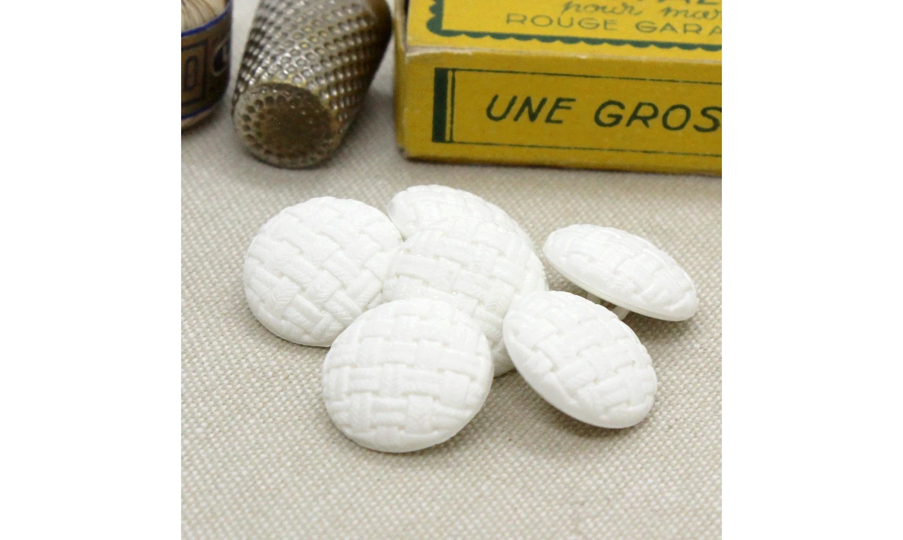 6 boutons / 18MM / Blanc "Cannage"