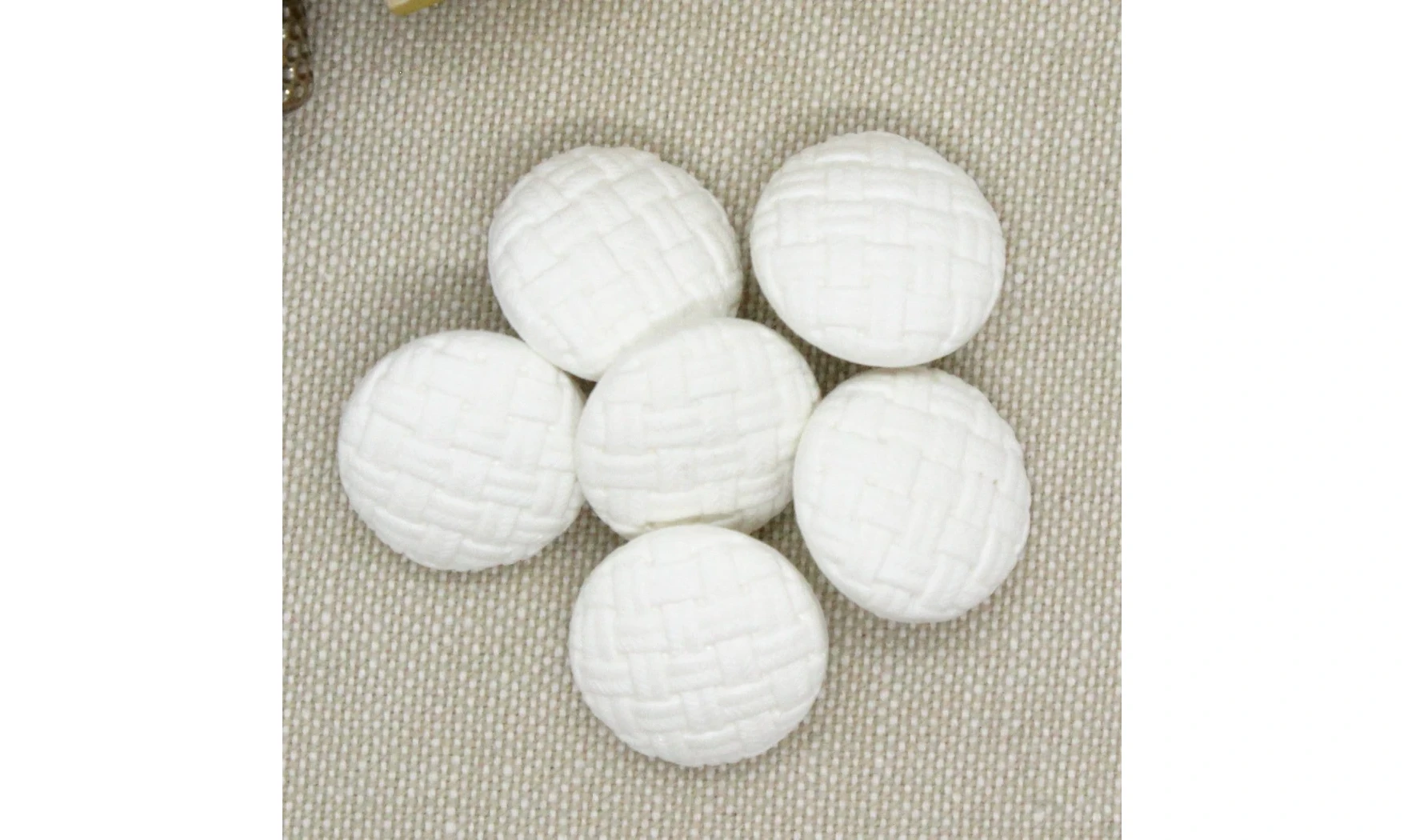 6 boutons / 18MM / Blanc "Cannage"