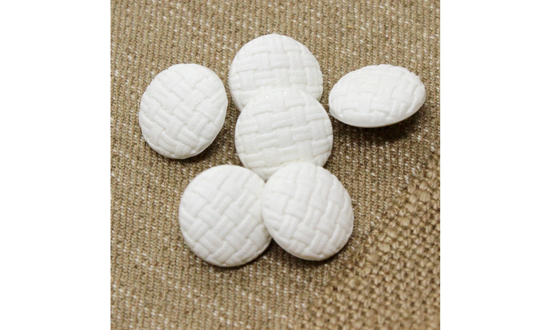 6 boutons / 18MM / Blanc "Cannage"