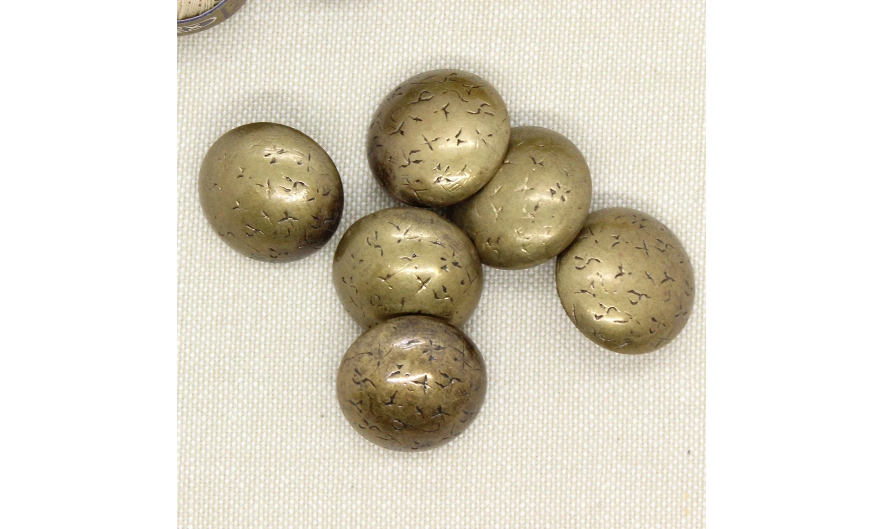 6 boutons / 21,5MM / Doré