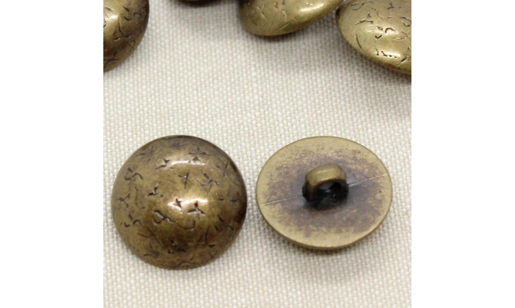 6 boutons / 21,5MM / Doré