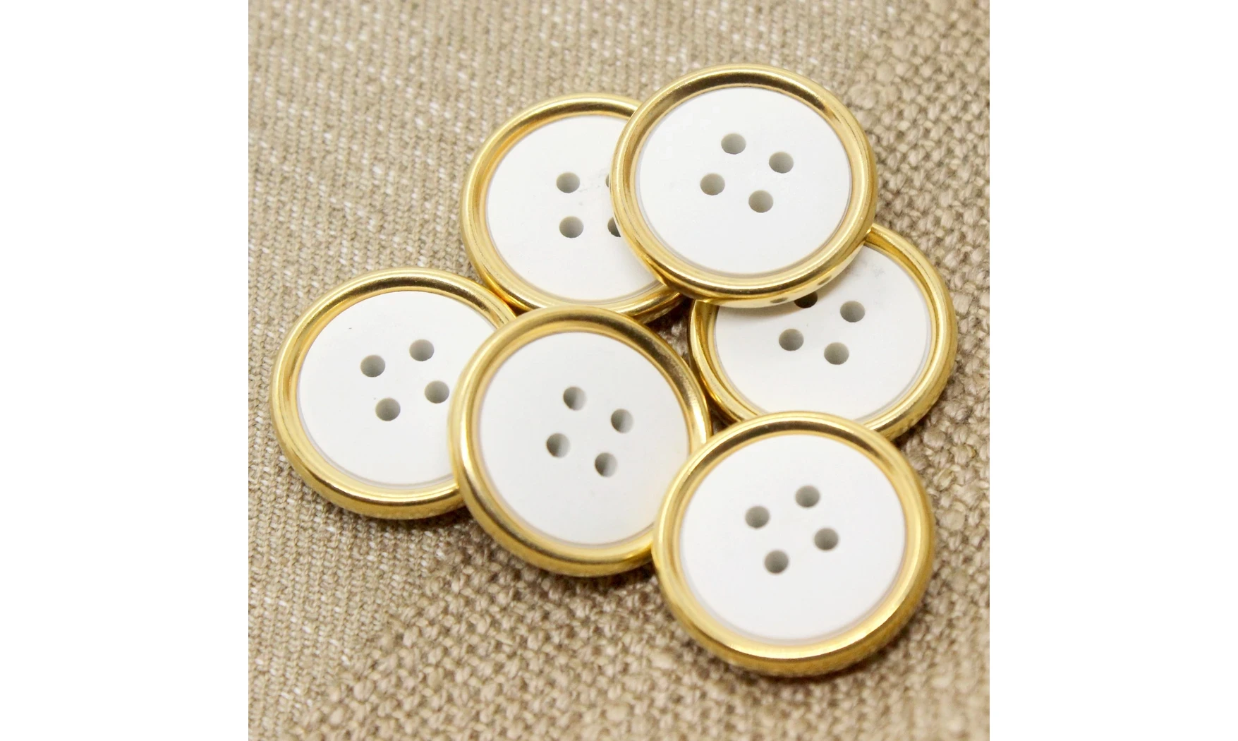Vintage Button 063B
