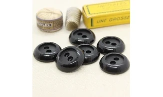 6 boutons / 26MM / Noir