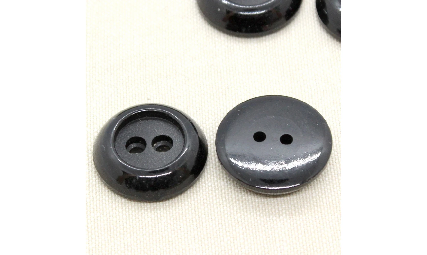 Vintage Button 050B