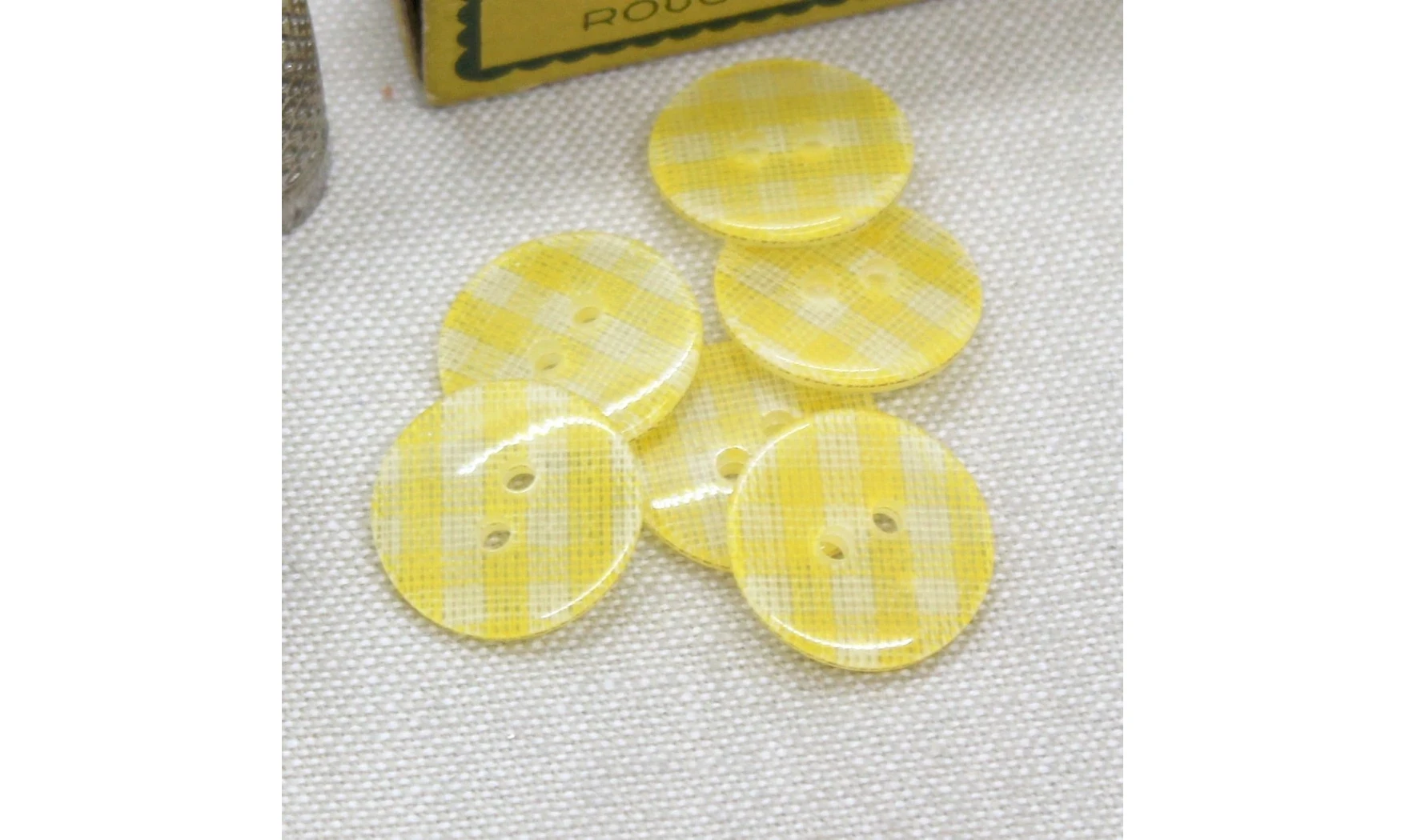 6 boutons / 18MM / Jaune Vichy