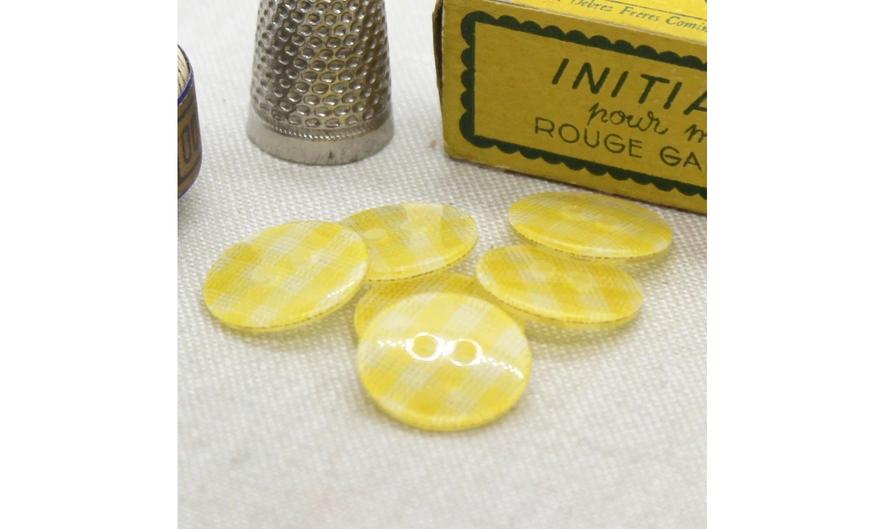 6 boutons / 18MM / Jaune Vichy