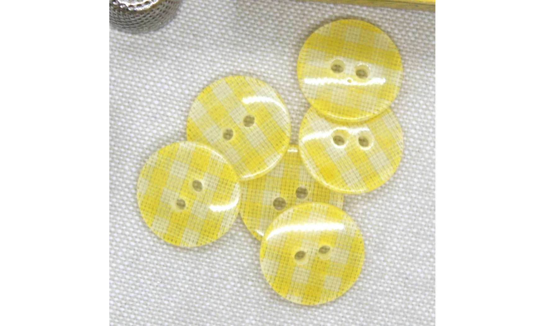 6 boutons / 18MM / Jaune Vichy
