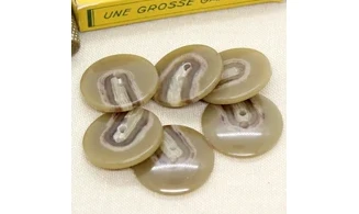 6 boutons / 28MM / Brun