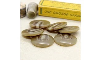 6 boutons / 28MM / Brun