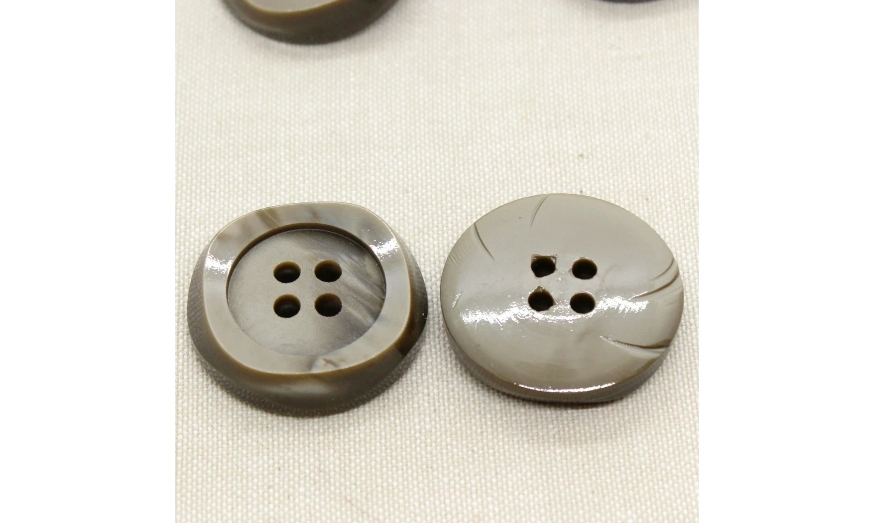 Bouton VINTAGE BRUN KAKI / par 6 / 35MM