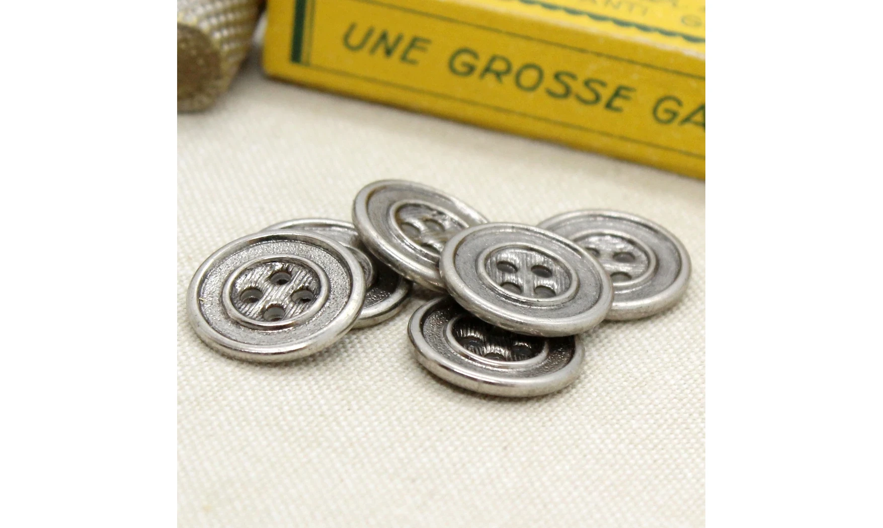 Vintage Button 118B