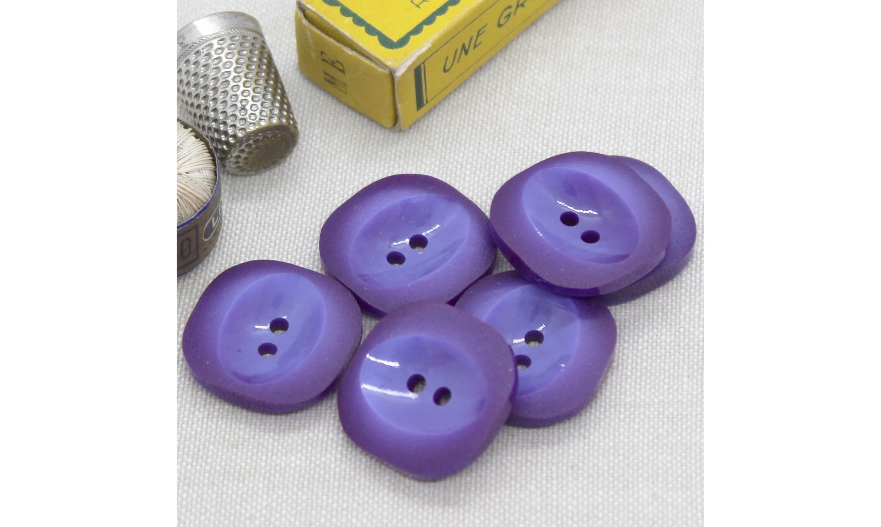 6 boutons / 24MM / Violet