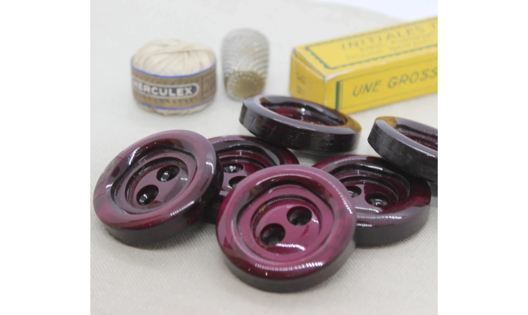 6 boutons / 35MM / Violet