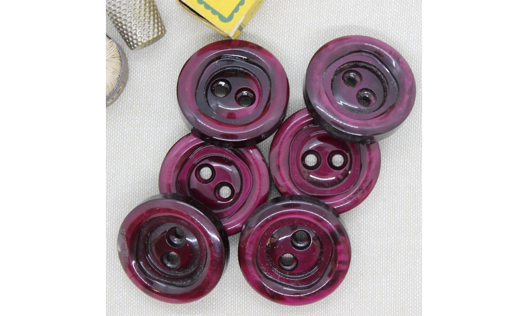 6 boutons / 35MM / Violet