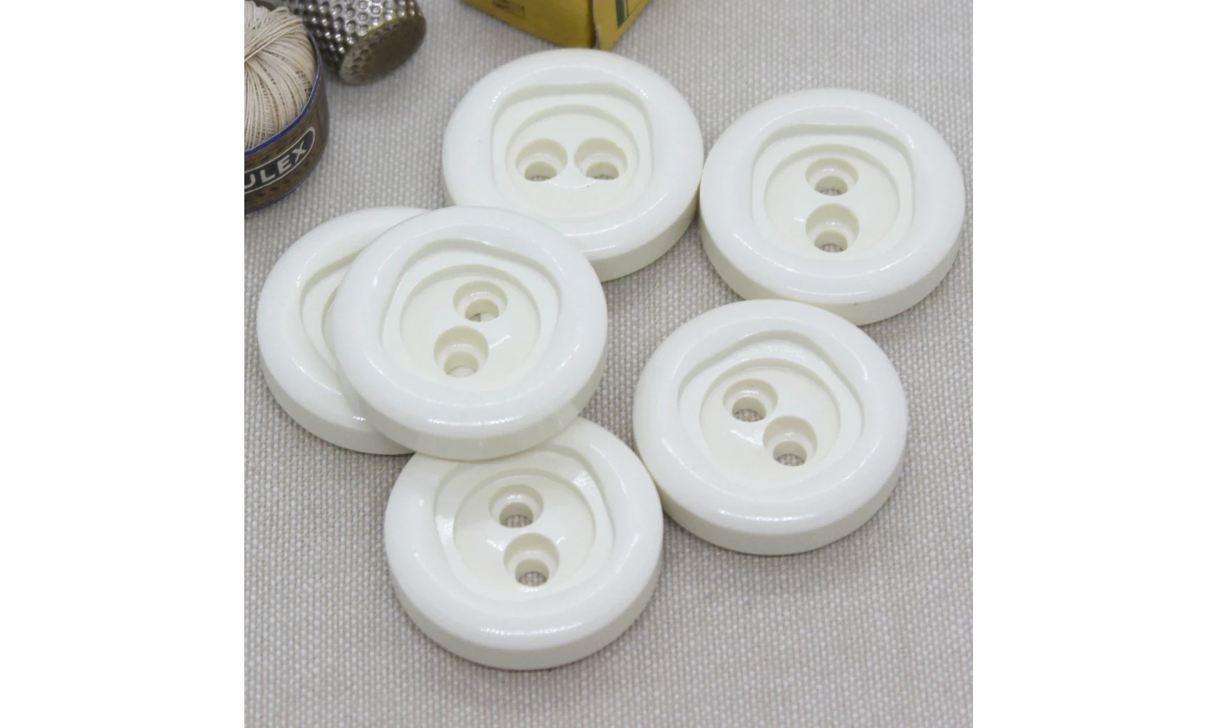 6 boutons / 30MM / Blanc