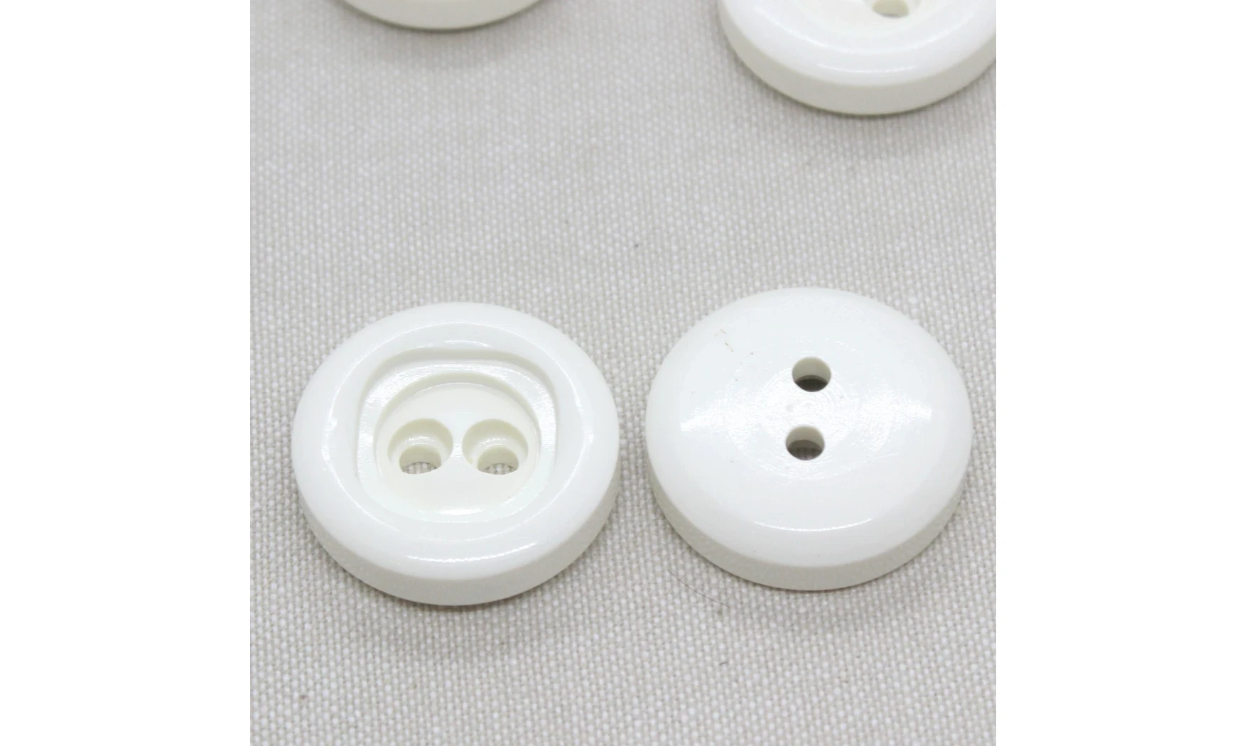 6 boutons / 30MM / Blanc