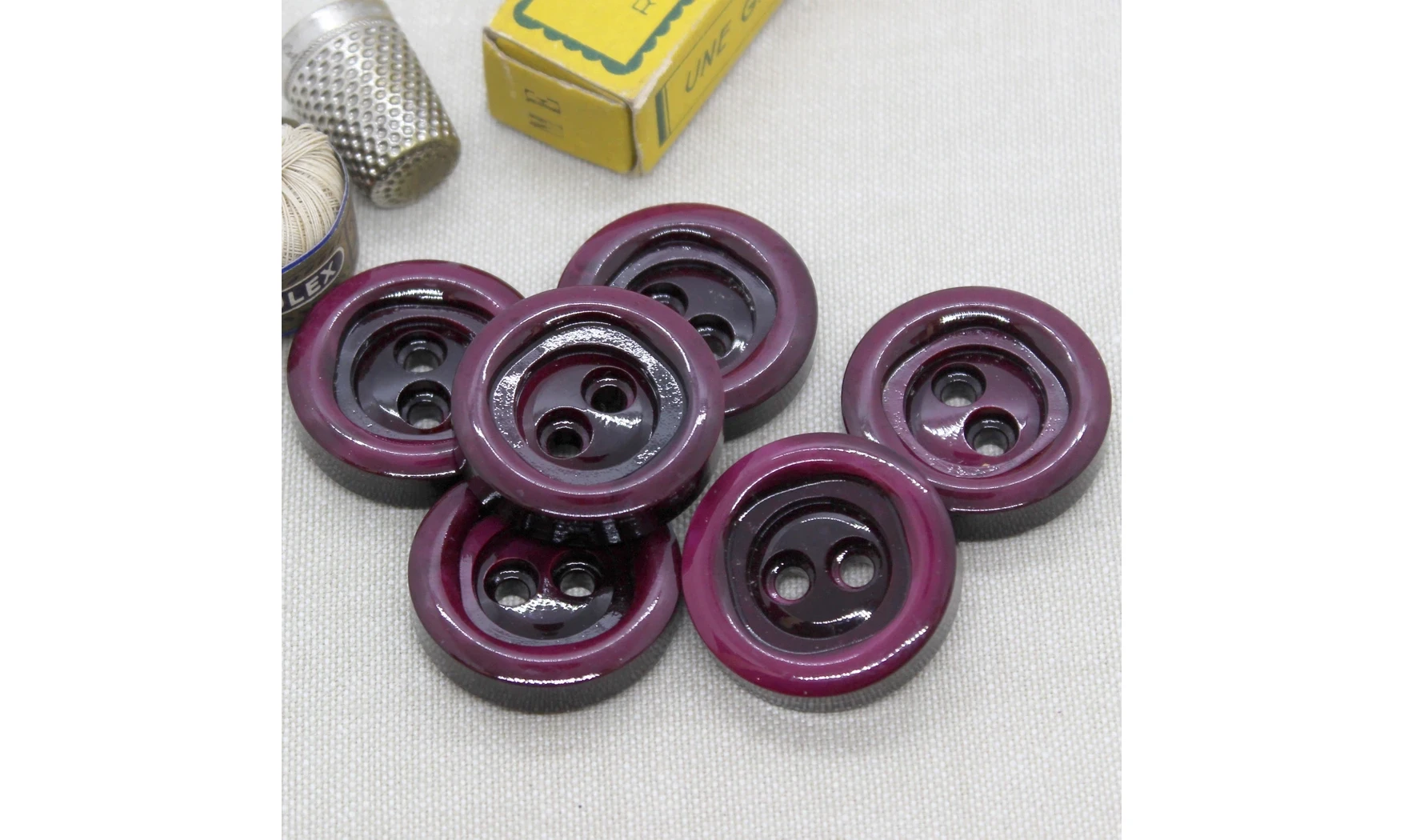 6 boutons / 30MM / Violet